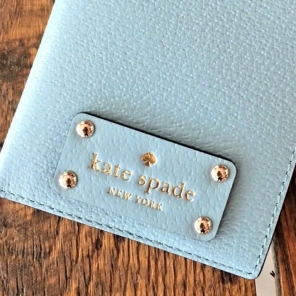 Kate Spade Passport Holder RARE! Hydrangea NWT! - Picture 2 of 6